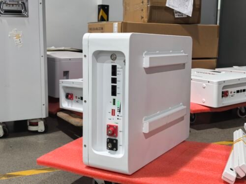 25.6V 100Ah 2.56kWh Wall-Mounted LiFePO4 Battery Pack | Deep Cycle Solar Energy Storage System with LCD Display